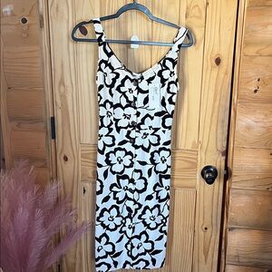 Monteau NWT Floral Midi Dress